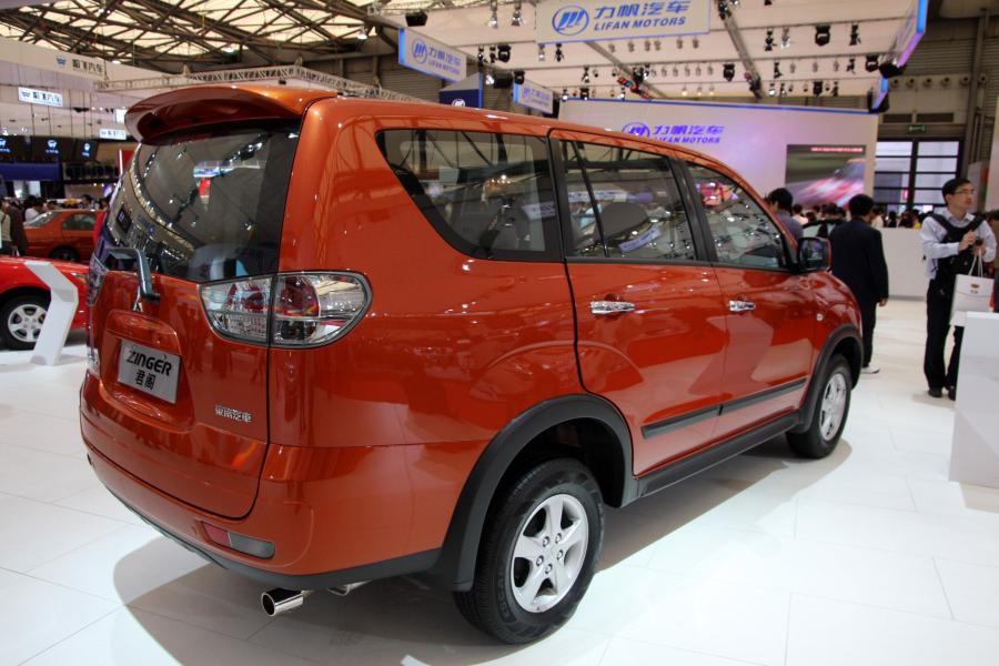  Mitsubishi Zinger 2006 года  (фото 4 из 9)